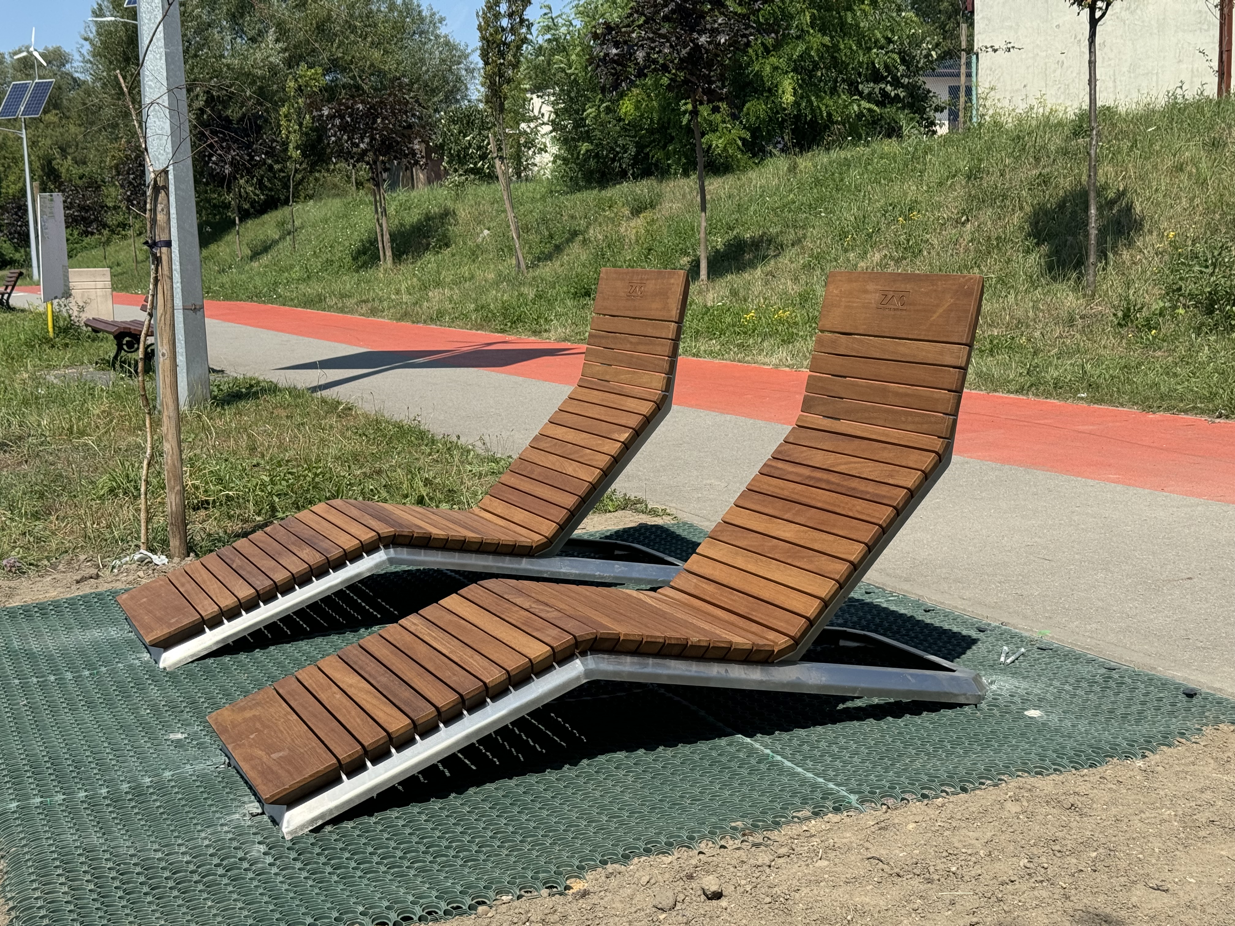 Szachta w Sośnicy z nowymi leżakami