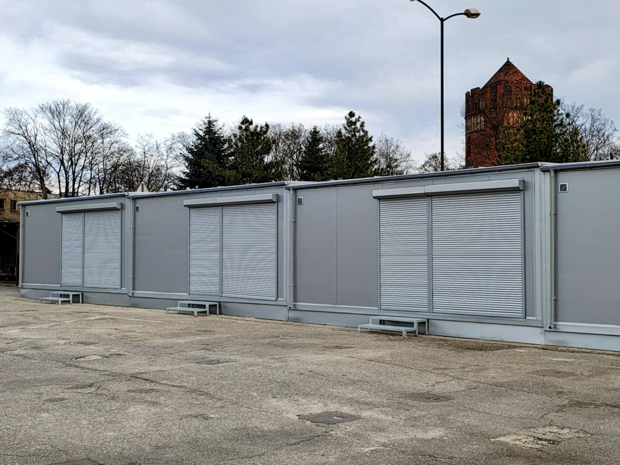 Już tylko trzy kontenery handlowe na Lipowym czekają na najemców