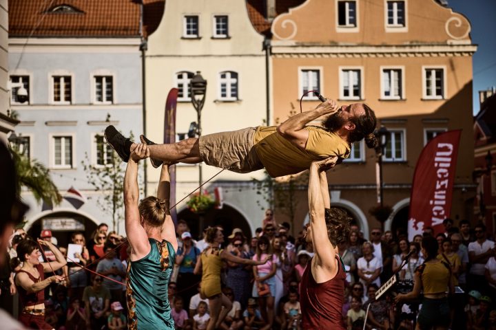 Zdjęcie artysty z festiwalu "Ulicznicy".