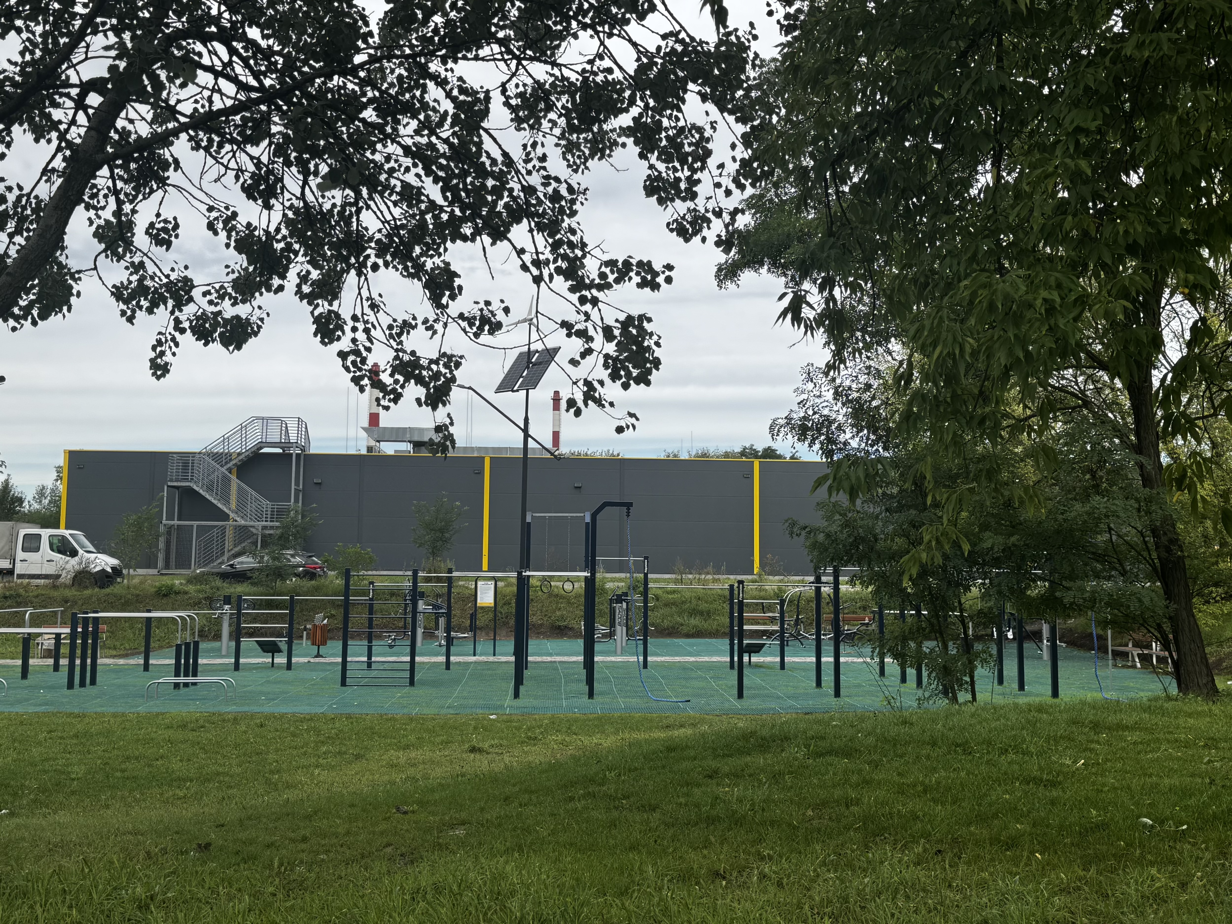 Przestrzeń rekreacyjno-sportowa przy ul. Wielickiej gotowy do ćwiczeń