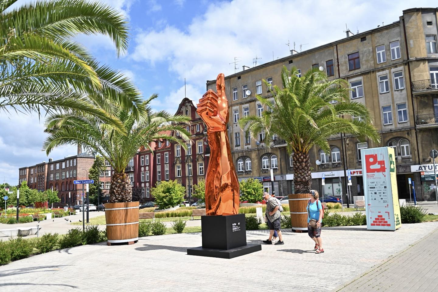 Palmy żegnają się z ulicami