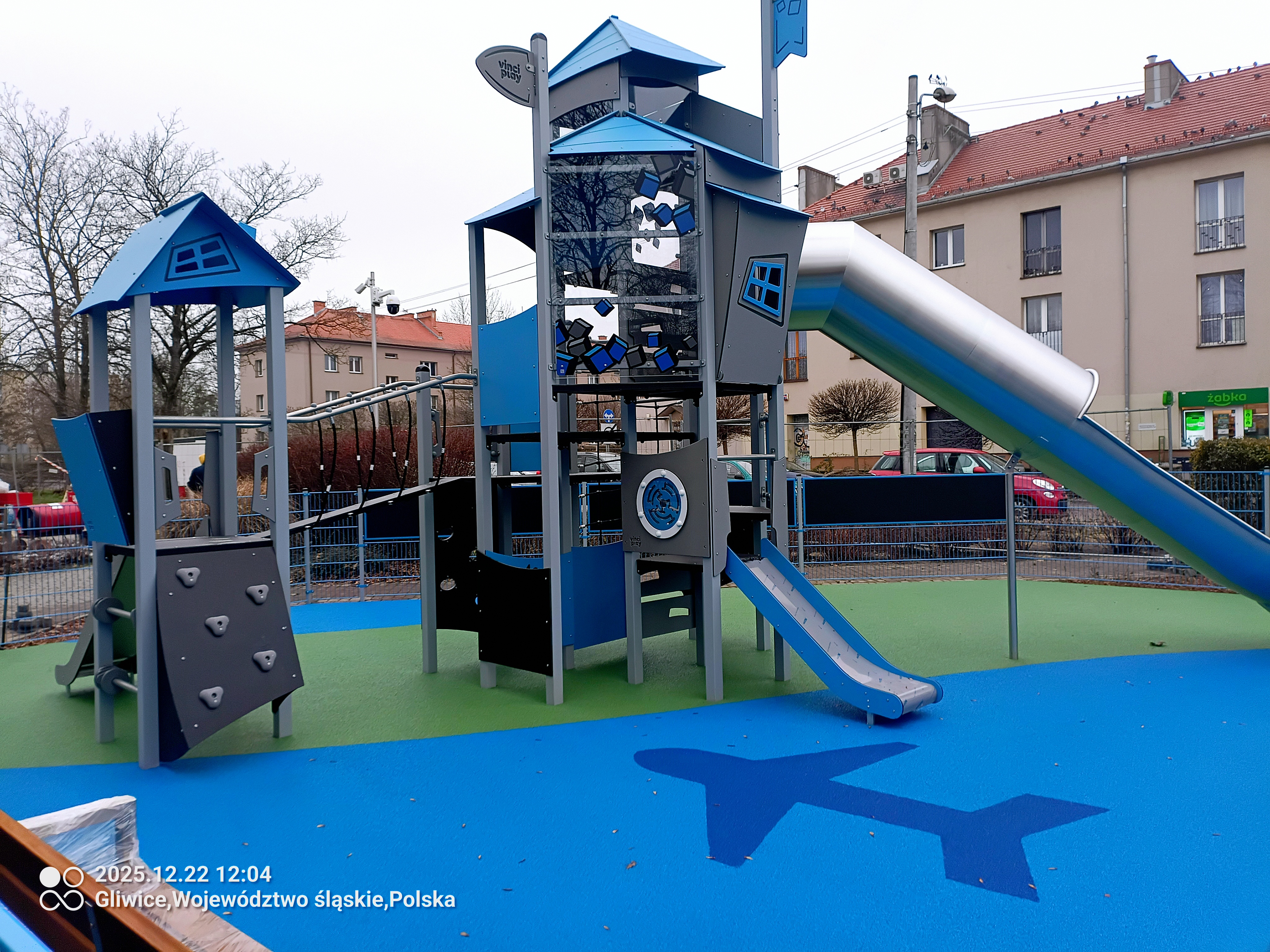 Nowy plac zabaw przy ul. Piastowskiej już otwarty!